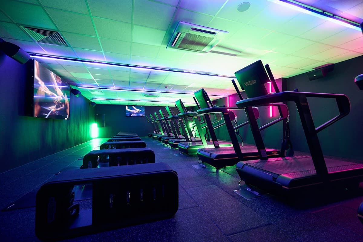 Clissold Leisure Centre — swimming venue in London