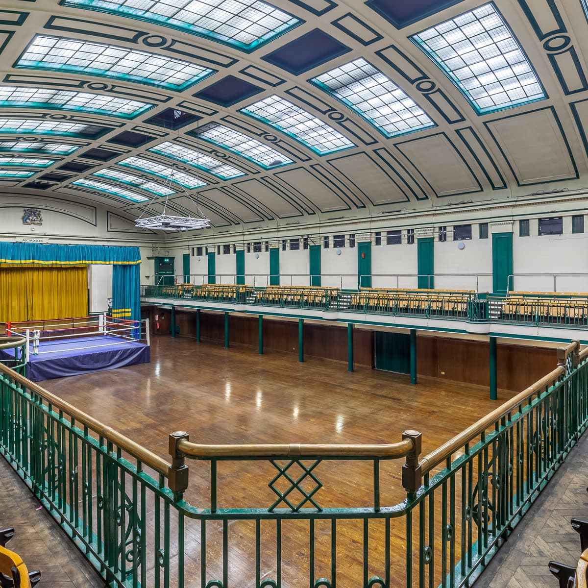 York Hall Leisure Centre — swimming venue in London